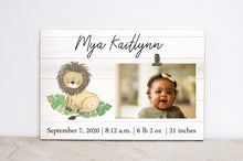 Load image into Gallery viewer, Giraffe Photo Frame,  Personalized Sign for Jungle Nursery, Baby Stats Frame,  Baby Announcement Sign,  Jungle Safari Nursery Decor, S06
